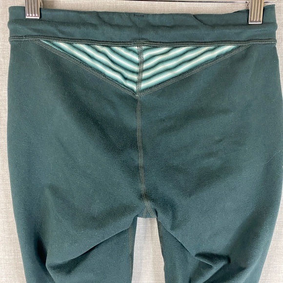 Women’s Mountain Hardwear Green Cropped Leggings Size Extra Small XS - Picture 7 of 9
